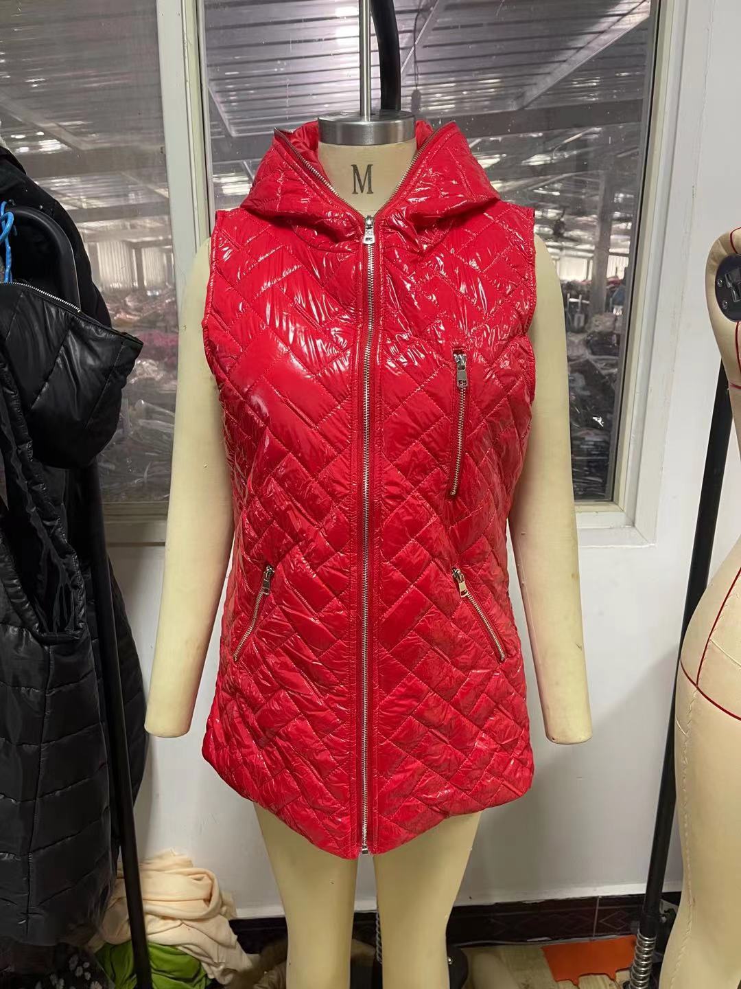 Women's Solid Color Hooded Sleeveless Pocket Zipper Vest - Cotton Polyester Lapel Ordinary Style