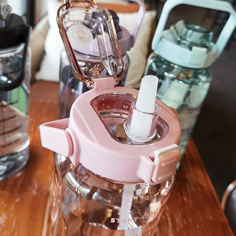 Stor plastkopp bärbar vattenflaska