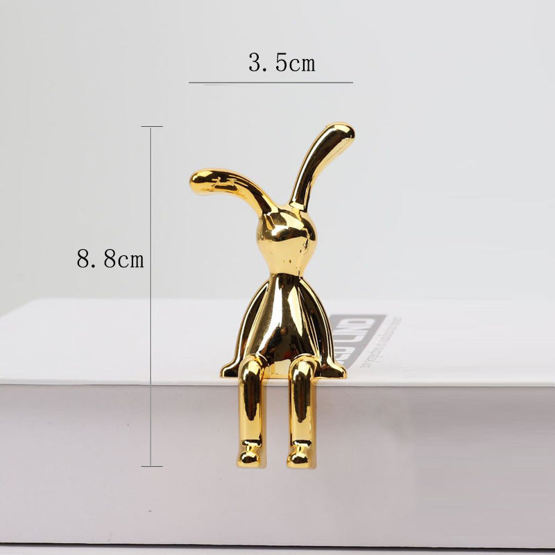 Lapin à longues oreilles assis, dessin animé créatif, ornement, décoration de maison