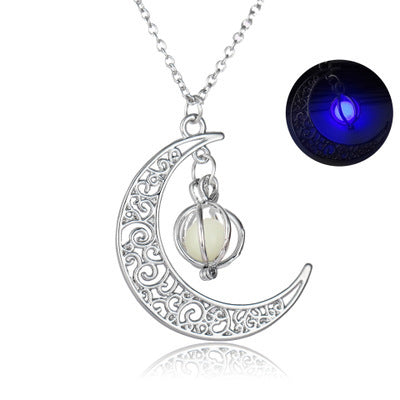 Halsband med Crescent Moon Glow