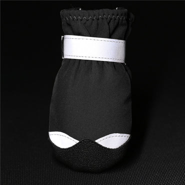 Les chaussures pour animaux de compagnie sont imperméables, antidérapantes et résistantes à l'usure.