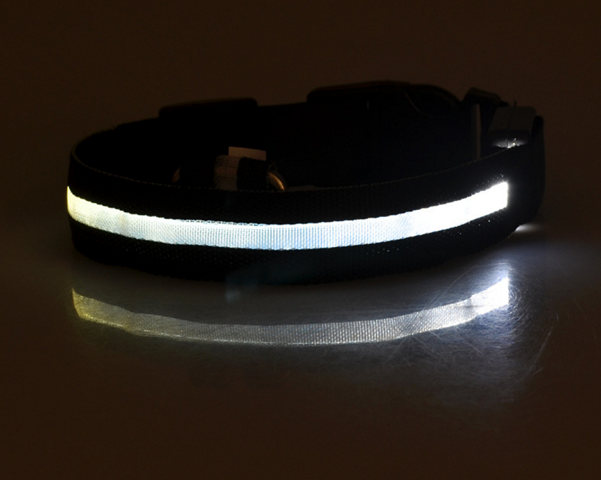 Nylon LED Hund Ljushalsband Nattsäkerhet Blinkande Glöd i mörkt Hund Kattkoppel Justerbara husdjurstillbehör