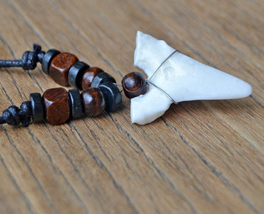 Men and Women Necklaces Imitation Shark Tooth Pendant