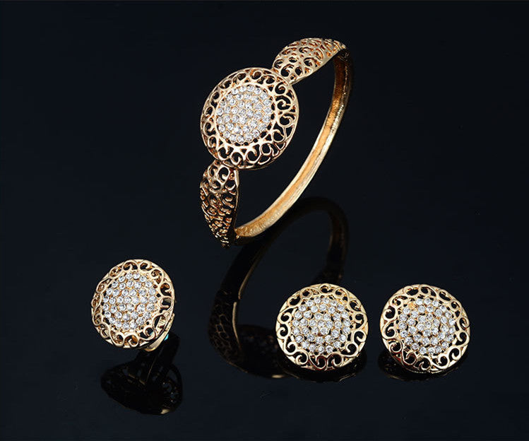 Luxury Jewelry Set: Necklace, Earrings, Ring - Perfect for Special Occasions