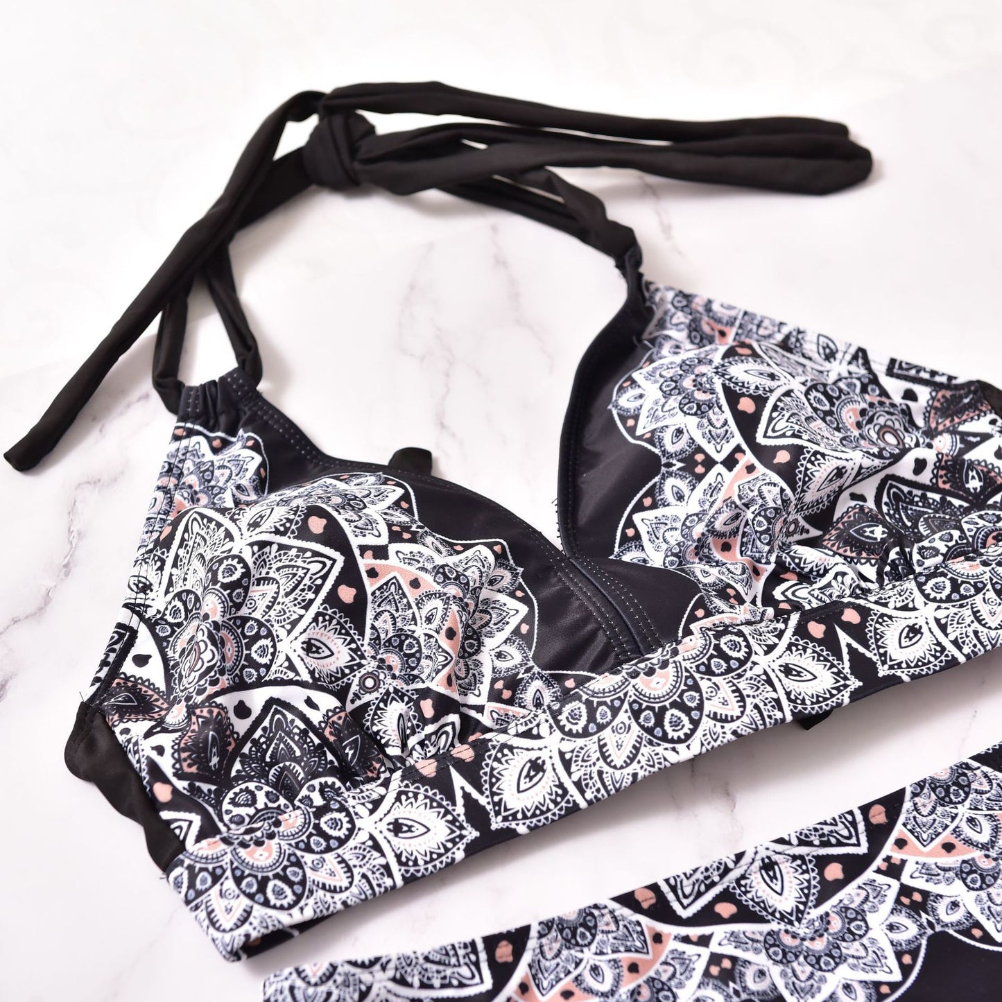 Mönstrad delad bikini