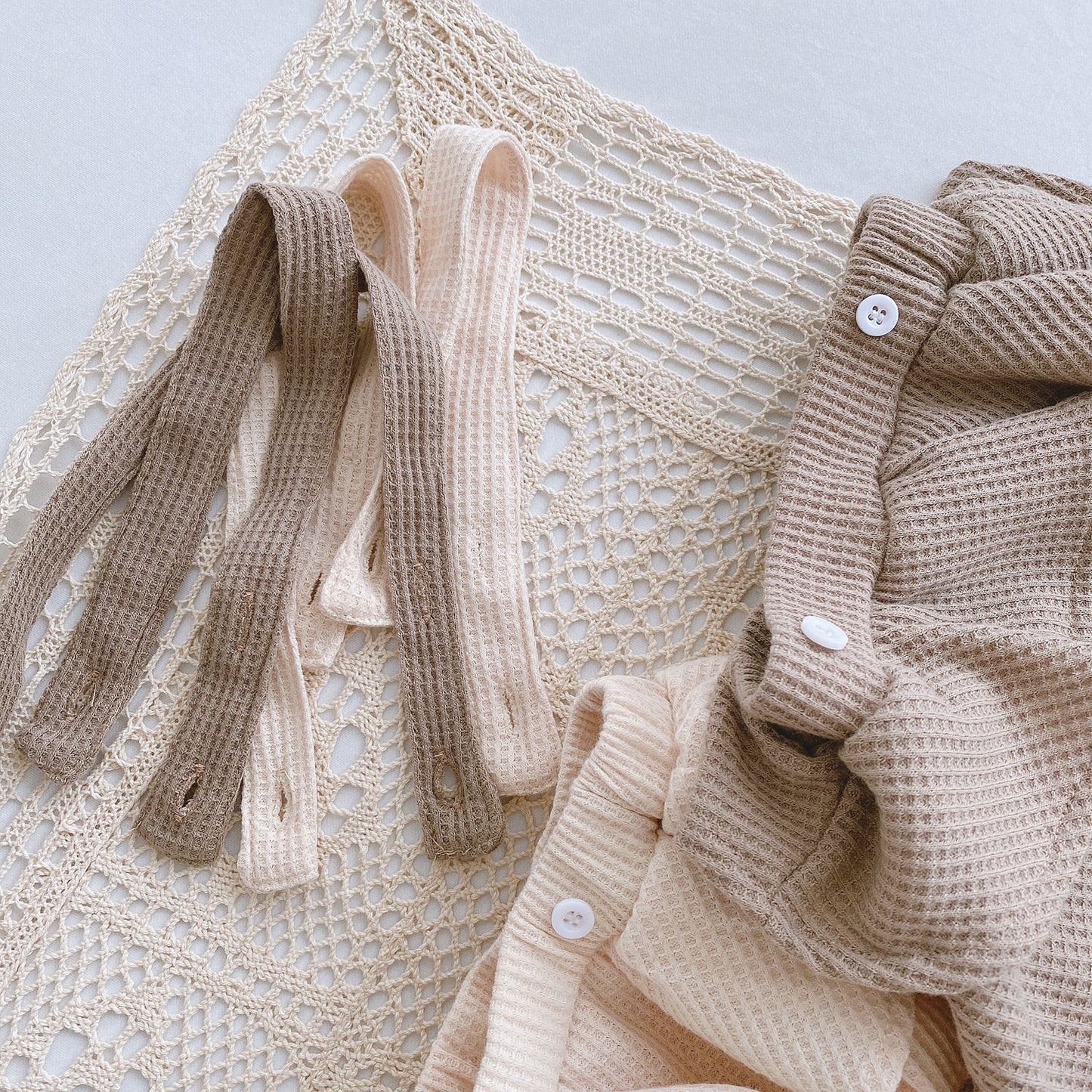 Baby Romper 0-2 År gamla babykläder Baby flicka Utländsk stil Plisserad Lotus Leaf Sling Klitta