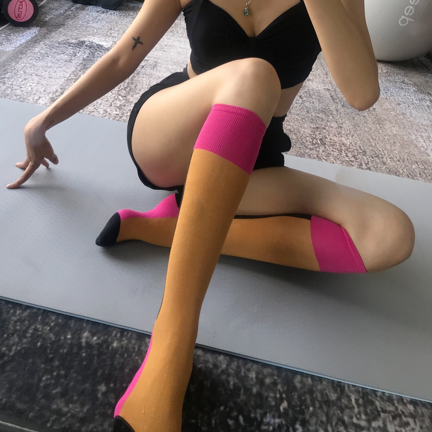 Fitness Cheerleading Yoga Sport kalv Strumpor knälängd löpning i rörstrumpor