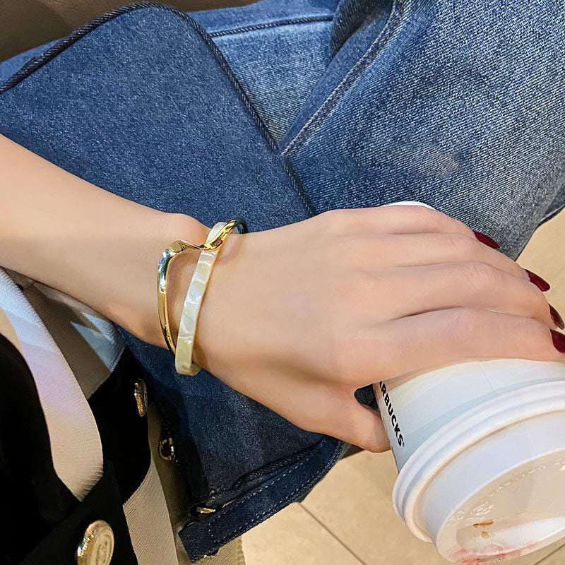 Metall Vit Skaldjursplatta Armband För Kvinnor Öppning Justerbar 2 Lager Design Ljus Lyxiga Kvinnliga Modesmycken Gåvor