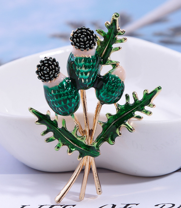 Imitation Enamel Brooch - Elegant Fashion Accessory