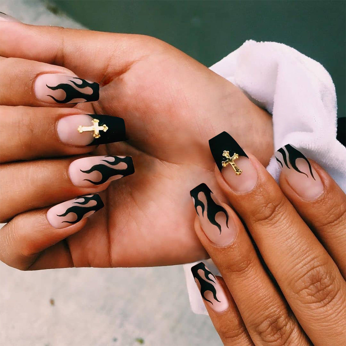 Short Ballet Black Flame French Nails - JP942 24 Pieces | Waterproof Removable Patches