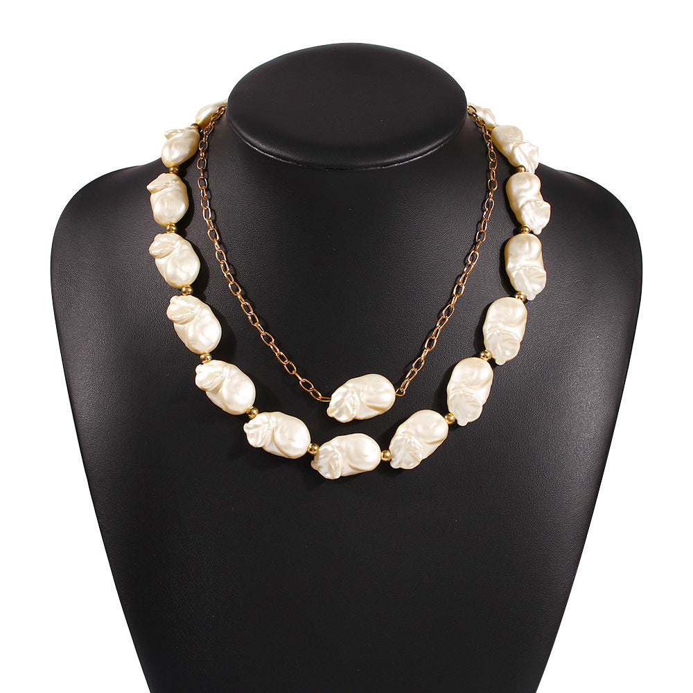 Collier de perles irrégulières de style vacances