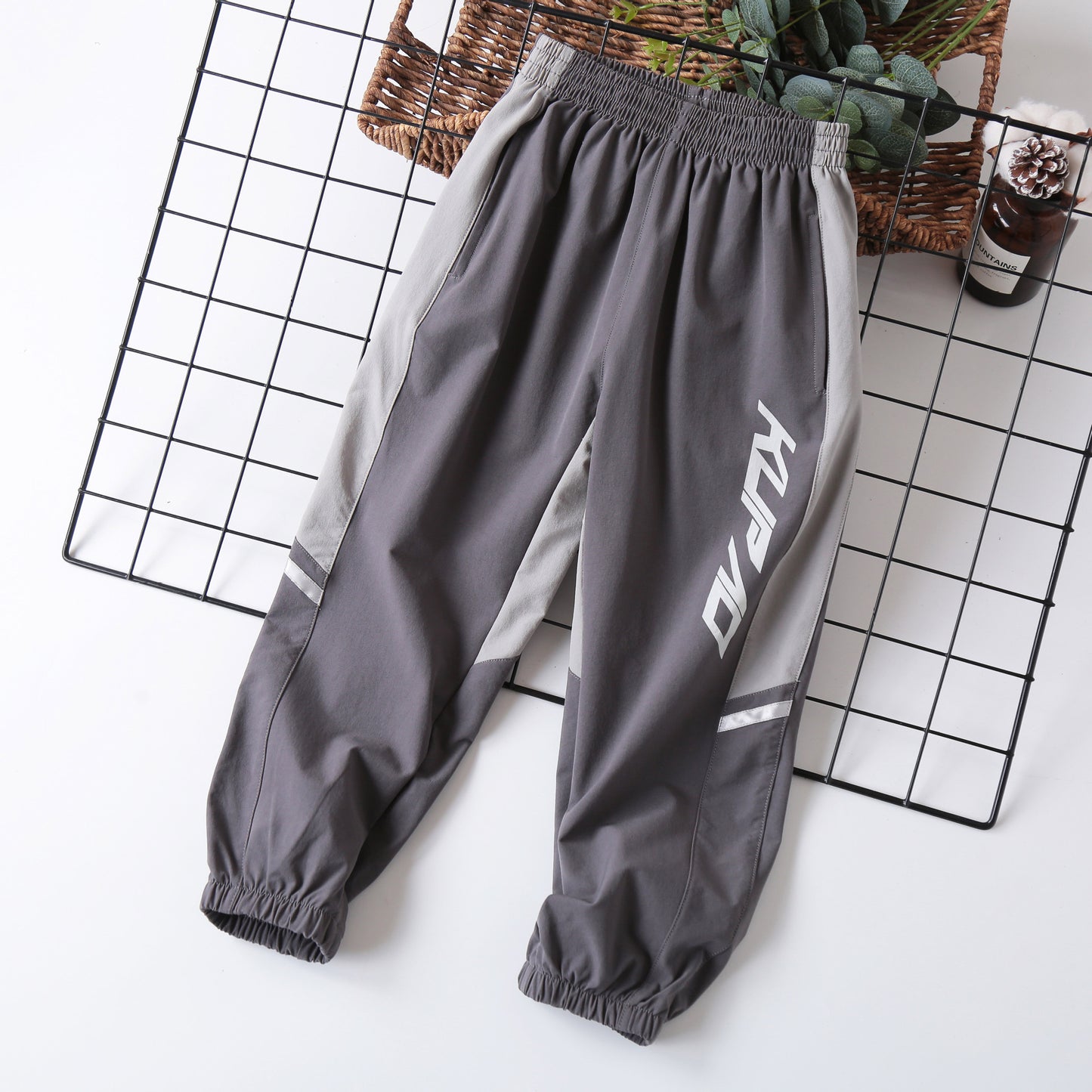 Pantalons pour garçons printemps et été minces Leggings d'épissage coréens pour enfants Zhongda Pantalons anti-moustiques pour enfants à séchage rapide