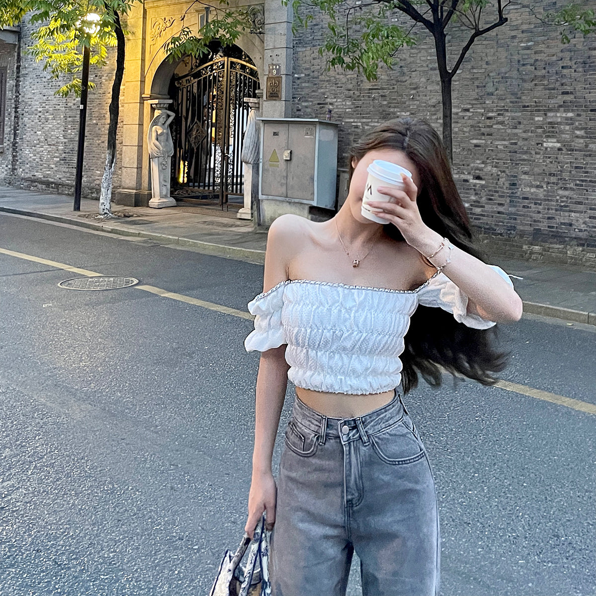 Xiyao Tibetansk blå vit kortärmad T-shirt dam sommar ny pure desire style design sense en axel kort väst topp