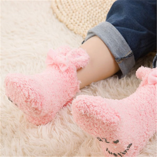 Vinter Coral Fleece Baby Girl Strumpor Nyfödd Mjuk Söt Kanin Baby Strumpor