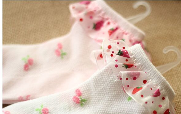 Chaussettes enfant dentelle