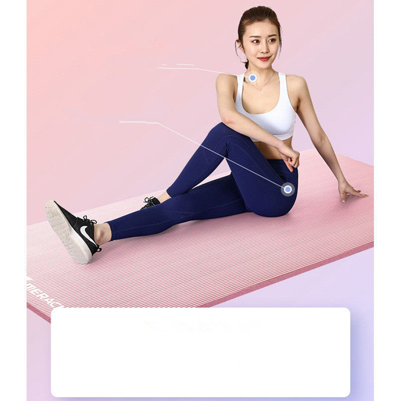 Män och kvinnor breddad yogamatta för hemmafitness