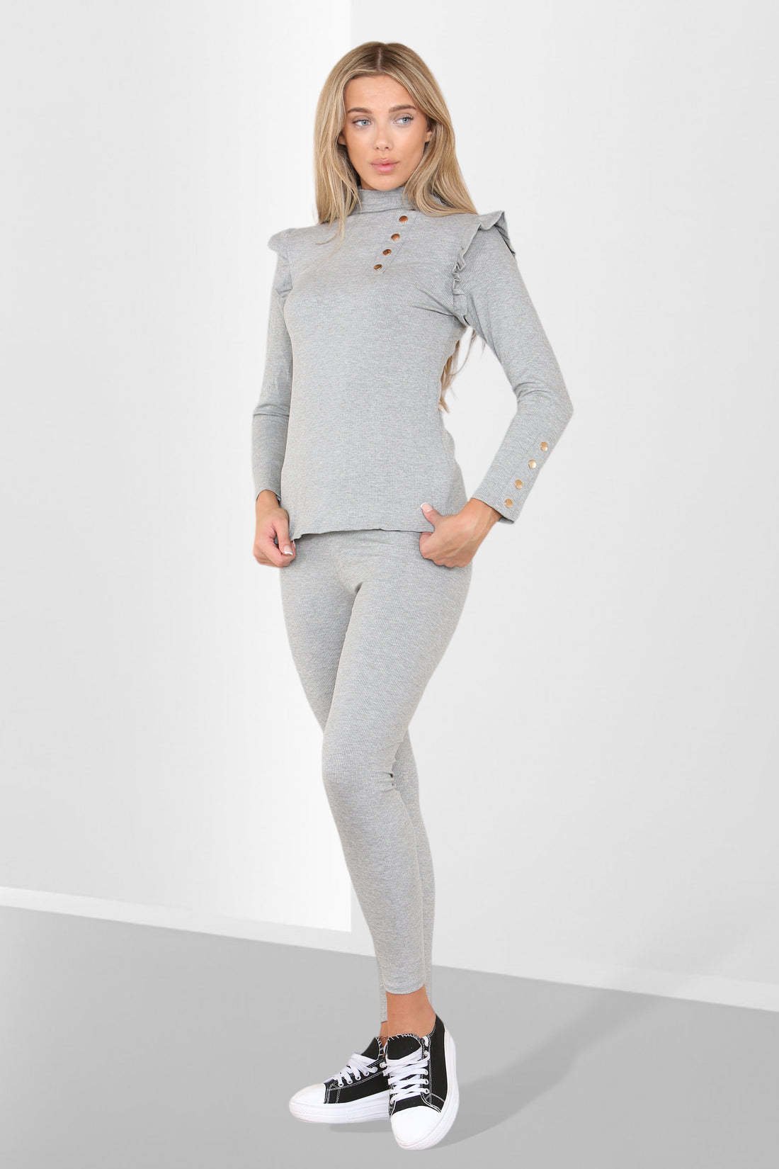 Sidoknappar Volang Axel Sidoringning Guldfärgade Knappdetalj Tvådelat Loungewear Set