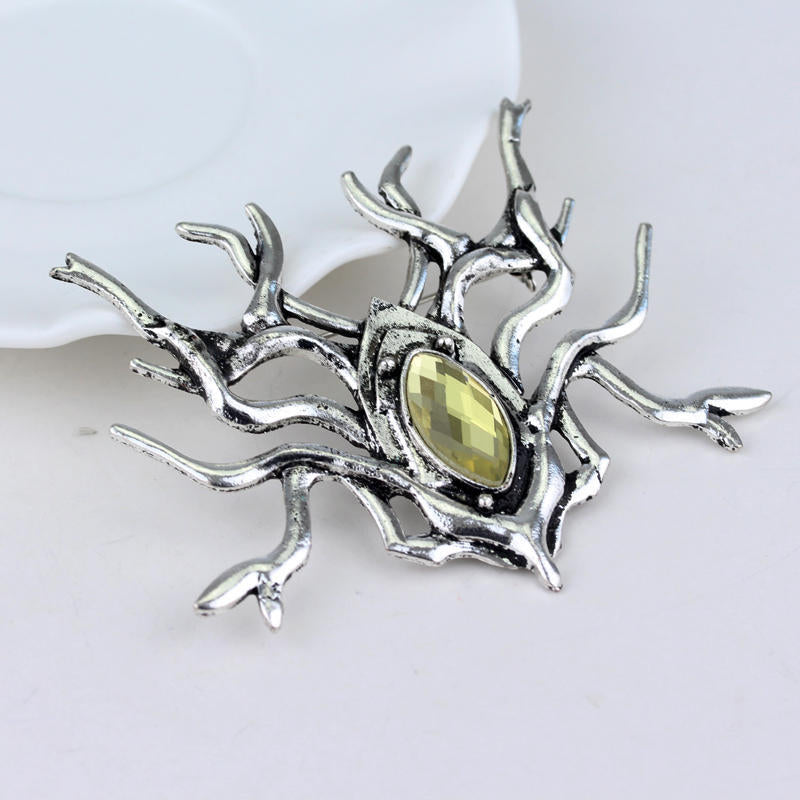 Hobbit Spider Brooch - Elegant Fantasy Accessory