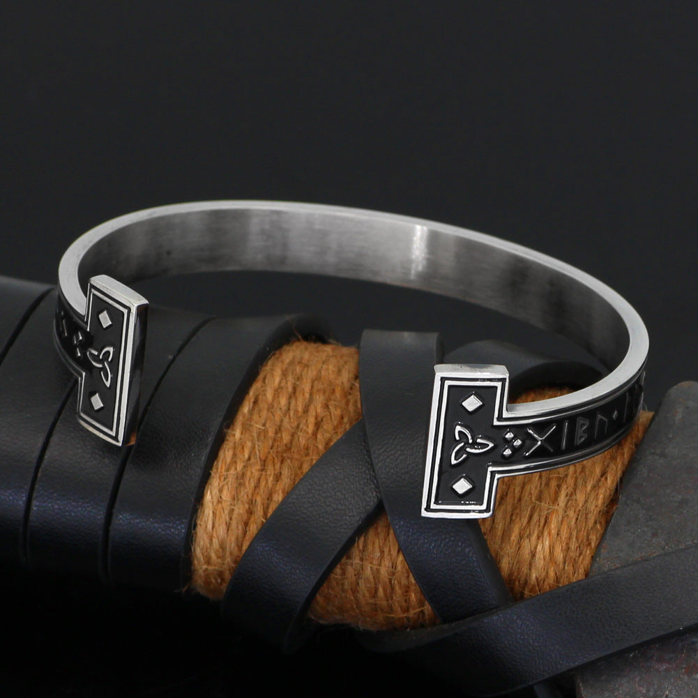 Nytt armband med digital text i titanstål