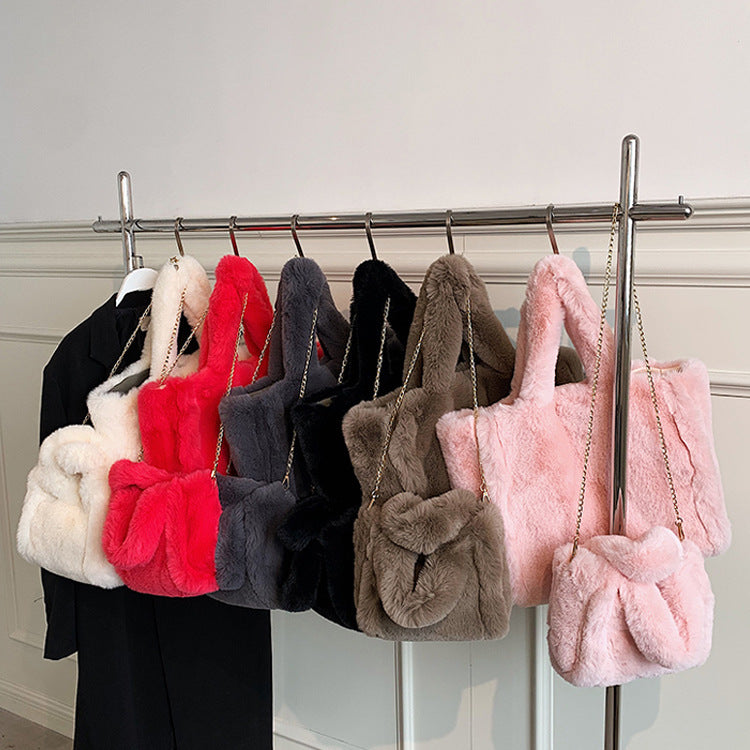 Cozy Winter Plush Tote - Chain-Accent Faux Fur Handbag for Cold Weather
