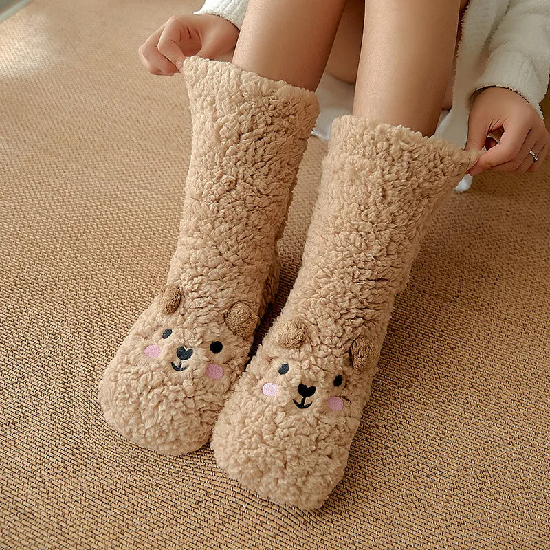 Tecknat golv Vinter Tjock Polyester Fleece Fluffig Mikrofiber Dam Fuzzy Strumpor Rolig Fuzzy Dog Tofflor Strumpor För Kvinnor Söt Fluffig Tjock Varm Vinterstrumpor Mikrofiber Mjuk Hemstrumpor Julklapp