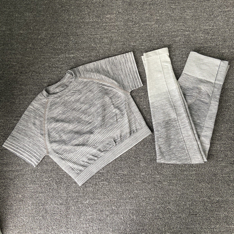Ensemble de vêtements de yoga sans couture en tricot à manches courtes