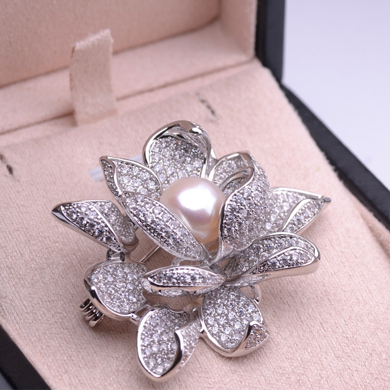 Broche en perles d'eau douce