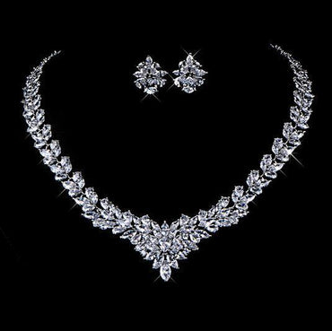 Zircon Flower Stud Necklace Set - Elegant and Stylish