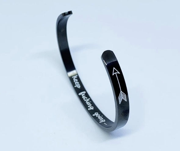 Mantra armband med citat rostfritt stål Cuff Inspirerande smycken Graduation Gåva