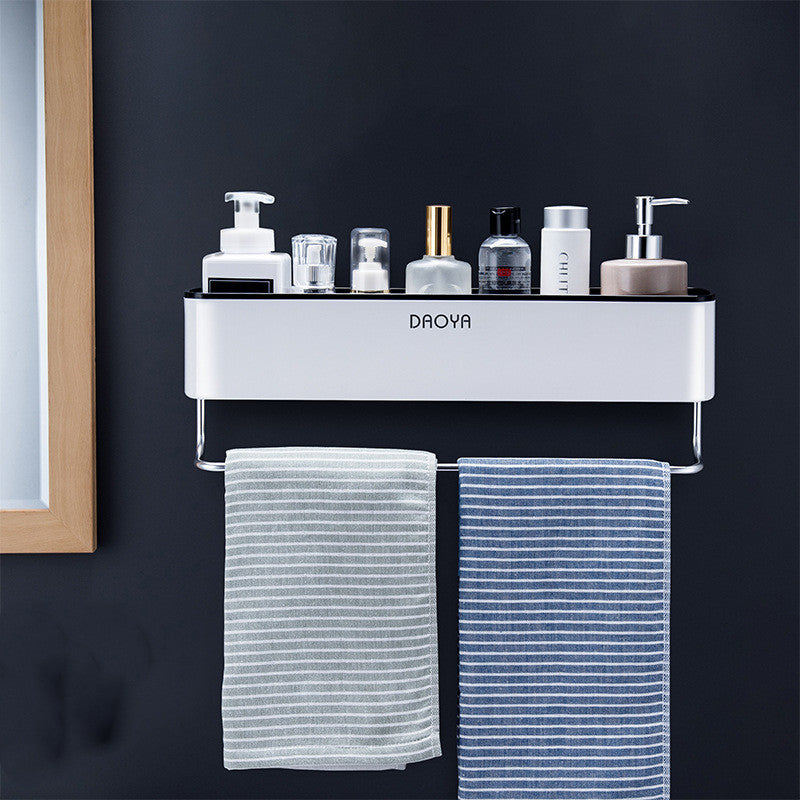 Mur d'étagère de salle de bain