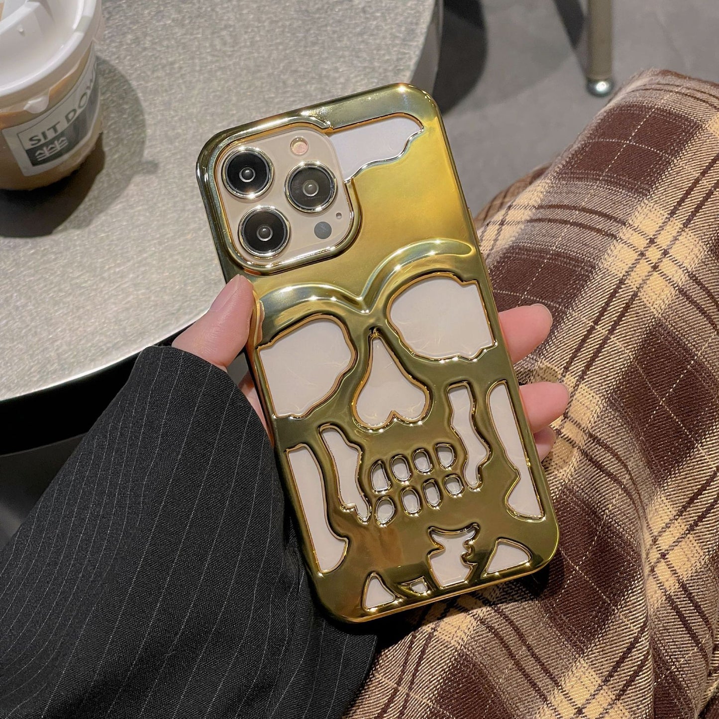 Lyxigt pläterat 3D-dödskalletelefonskal för iPhone 14 Pro Max 13 12 11 Plus Andningsbart Glansigt Ihåligt Guld Metallic Färg
