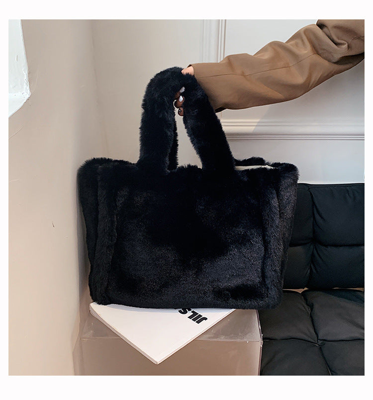Cozy Winter Plush Tote - Chain-Accent Faux Fur Handbag for Cold Weather