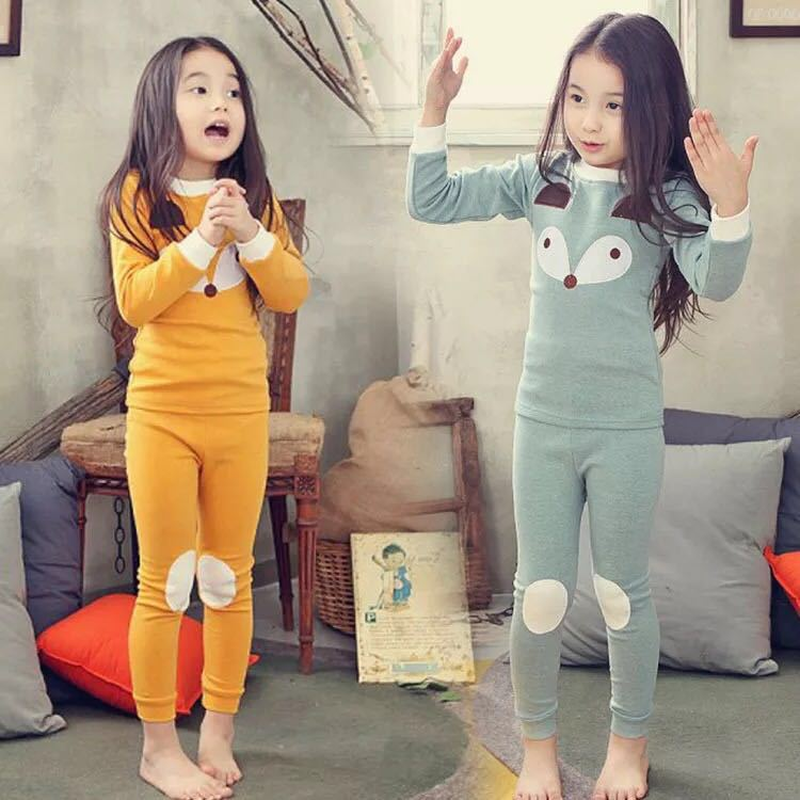 Underkläder och pyjamasset för flickor