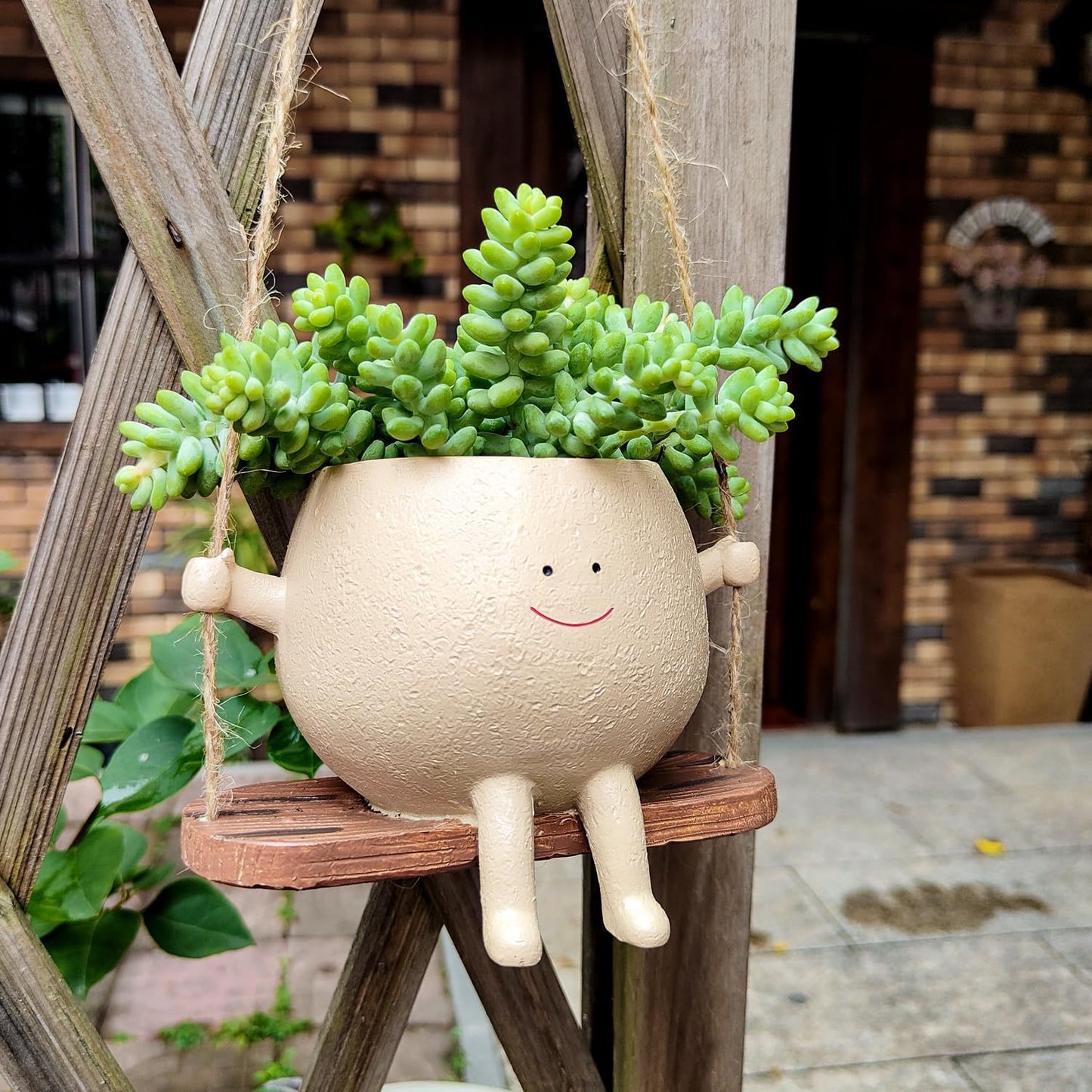 Växtkorgar Härlig Swing Face Planter Pot Suckulent Blomkrukor Balkong Väggbonad Planter Dekor Hem Trädgårdstillbehör
