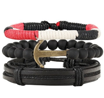 Moderiktiga pärlbesatta läderarmband och armband