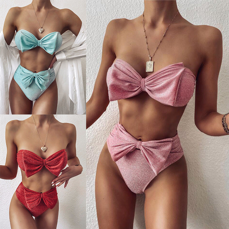 Delad ljus sidenbikini