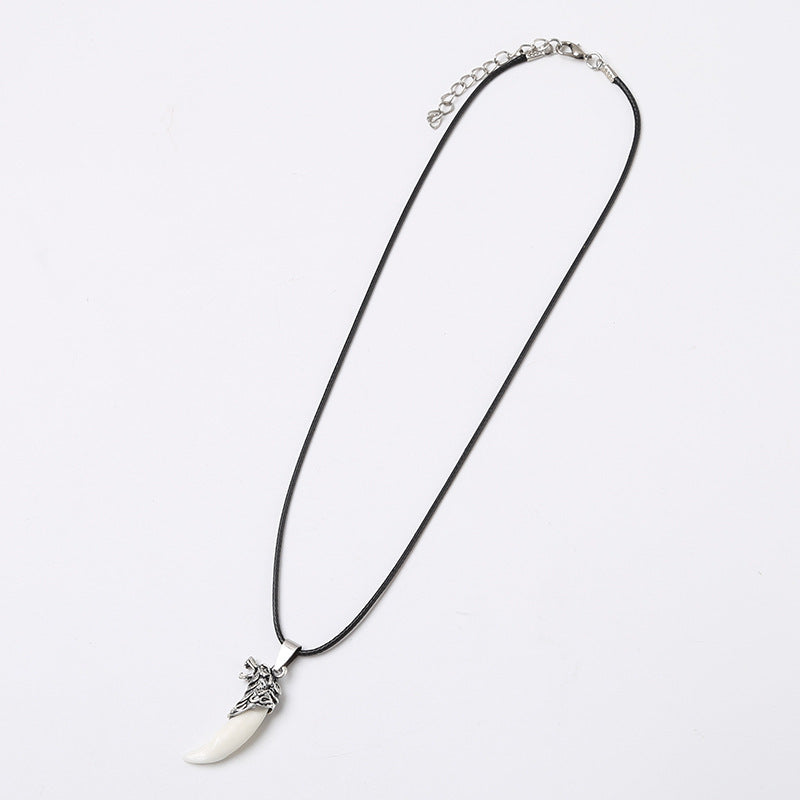 Version coréenne du collier à pointes vintage pour hommes