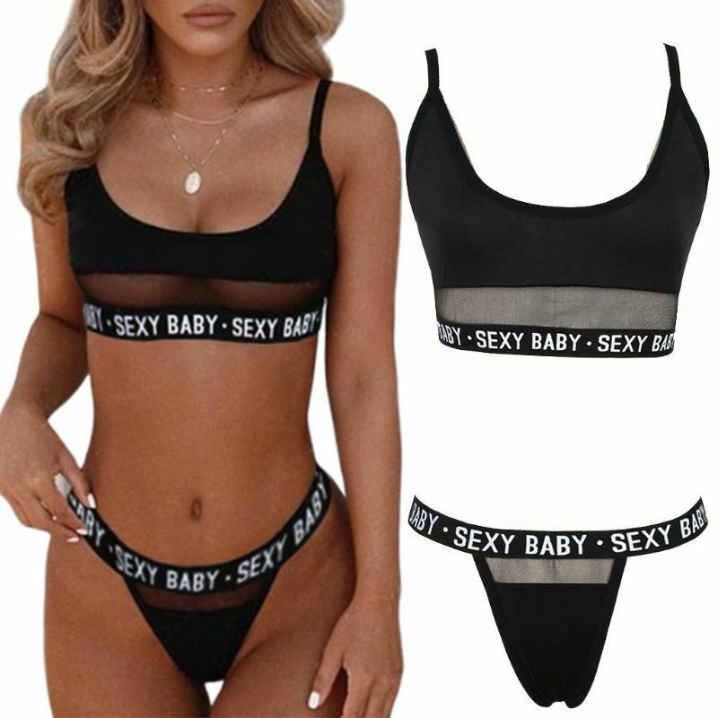 Sexig bikini med genombrutna bokstäver och split