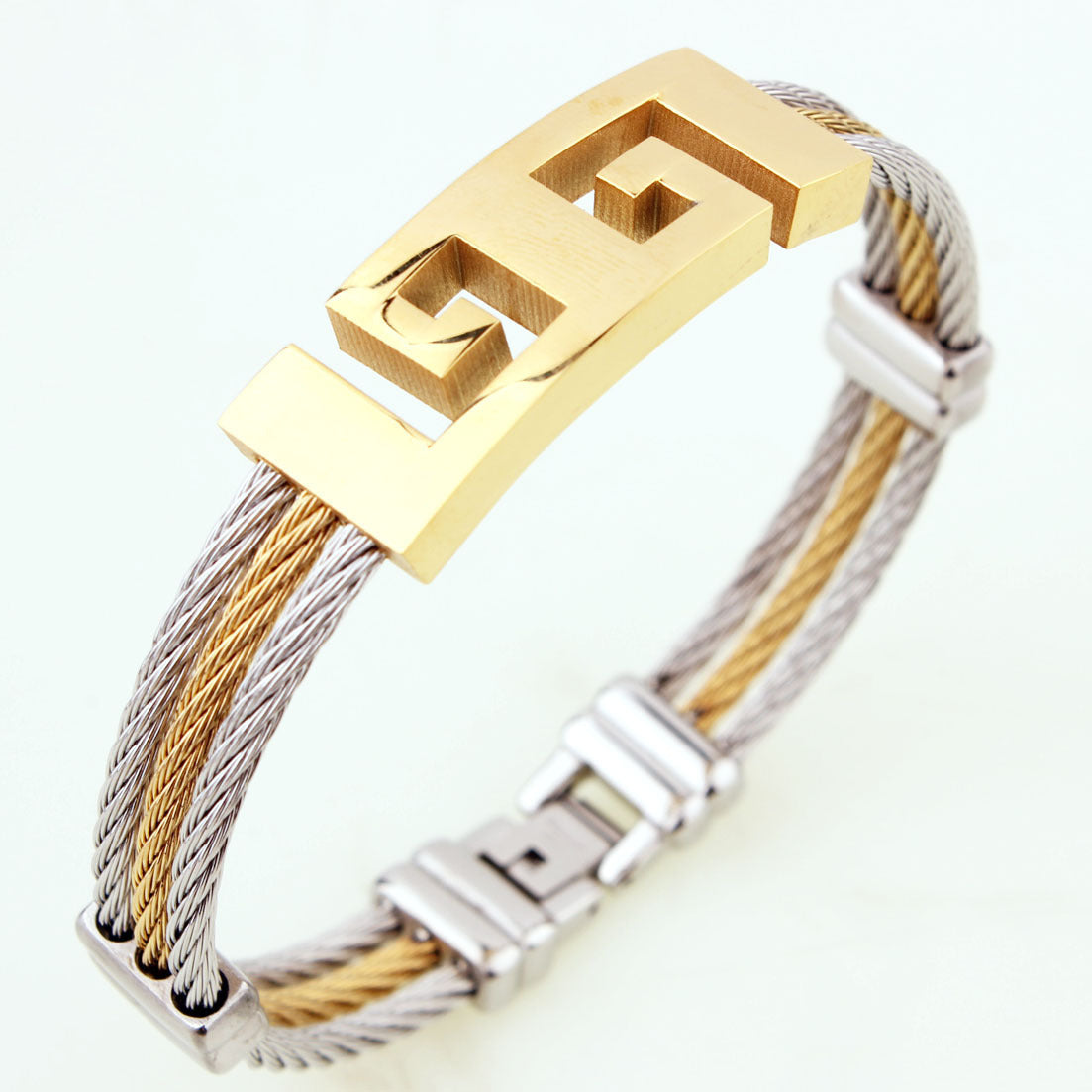 Bracelet en corde de chanvre tressé à trois anneaux
