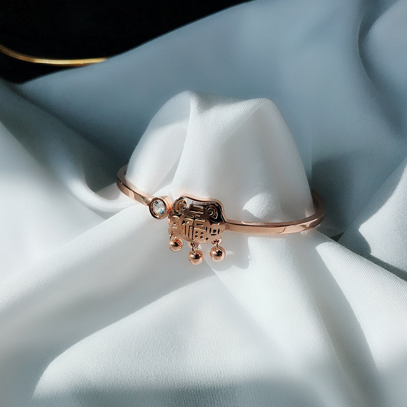Armband i roséguld med titanstål, damhandsmycken, nät, rött