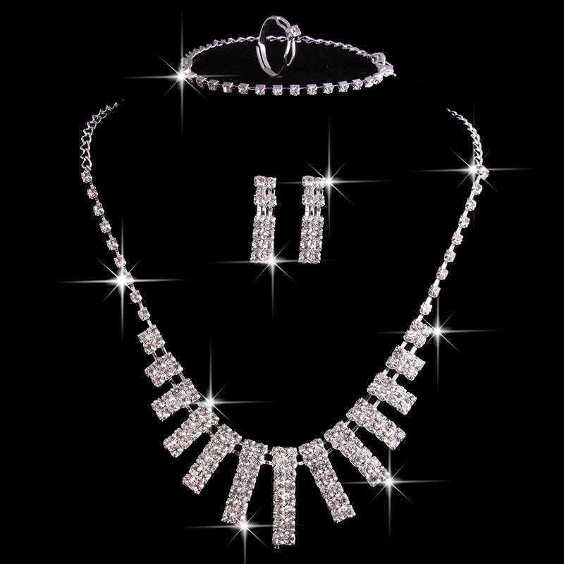 4-delat halsbandset med strass, örhängen, ring och armband, modesmycken för kvinnor