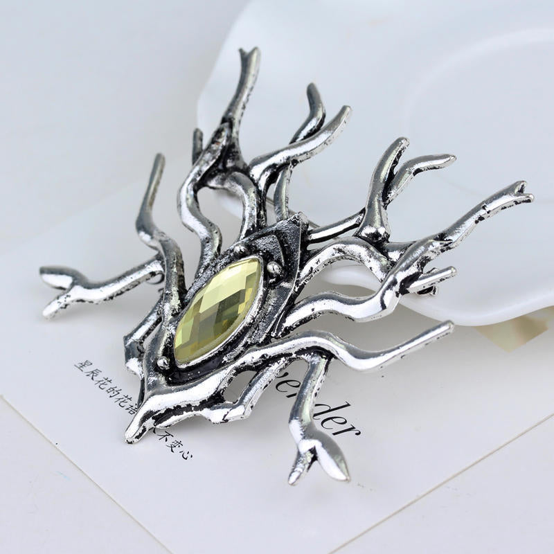 Hobbit Spider Brooch - Elegant Fantasy Accessory