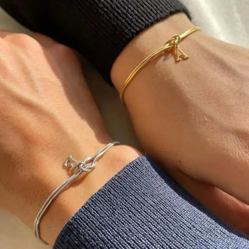 Nya bokstaven AZ kärleksknut armband för kvinnor par guldfärg läcker ormkedja berlockarmband rostfritt stål smycken present alla hjärtans dag presenter