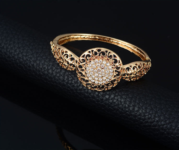 Luxury Jewelry Set: Necklace, Earrings, Ring - Perfect for Special Occasions