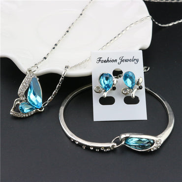 Elegant Three-piece Necklace Set - Stylish and Versatile