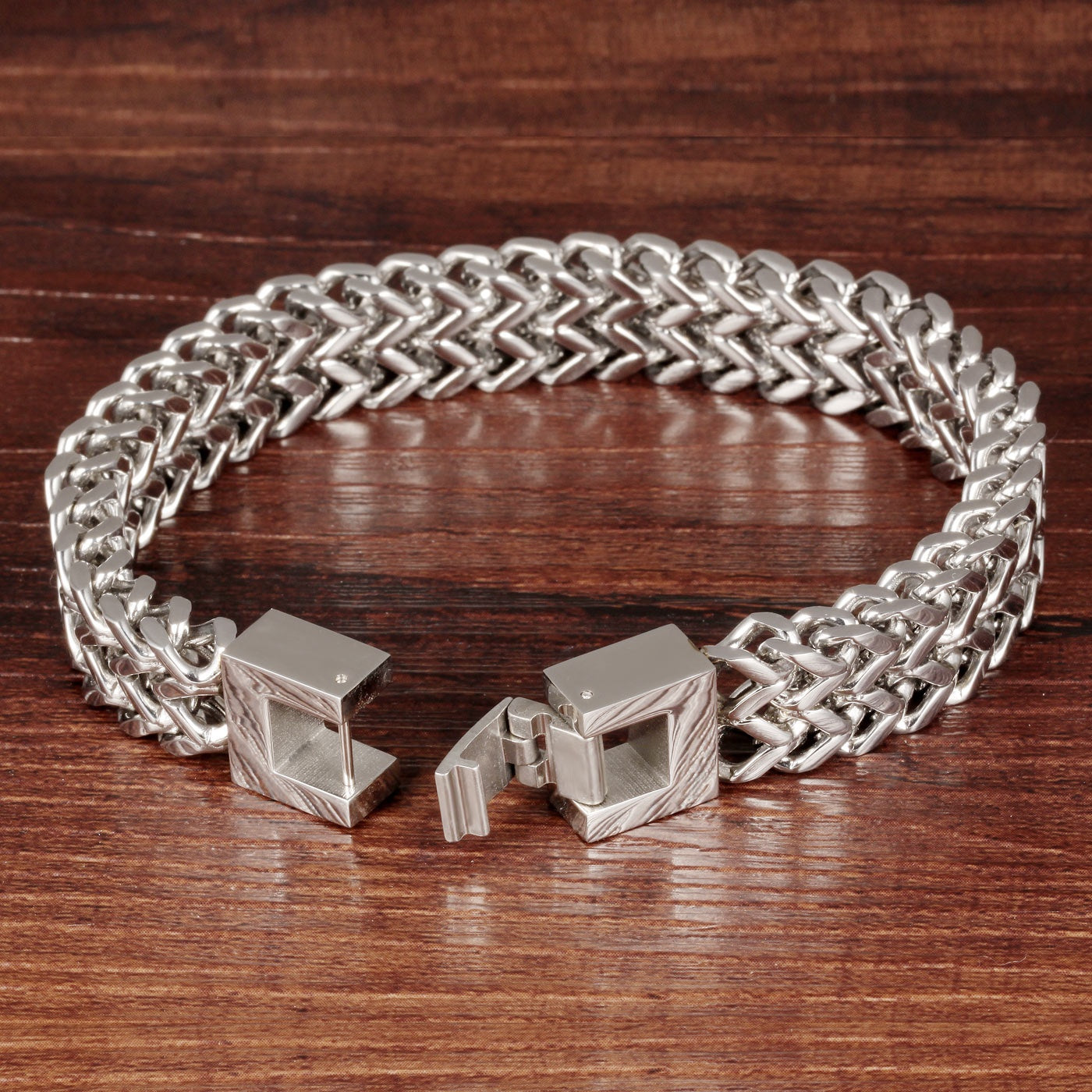 N790 Armband