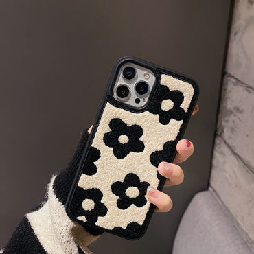 Les fleurs en peluche conviennent aux étuis de téléphone portable pour dames d'automne et d'hiver