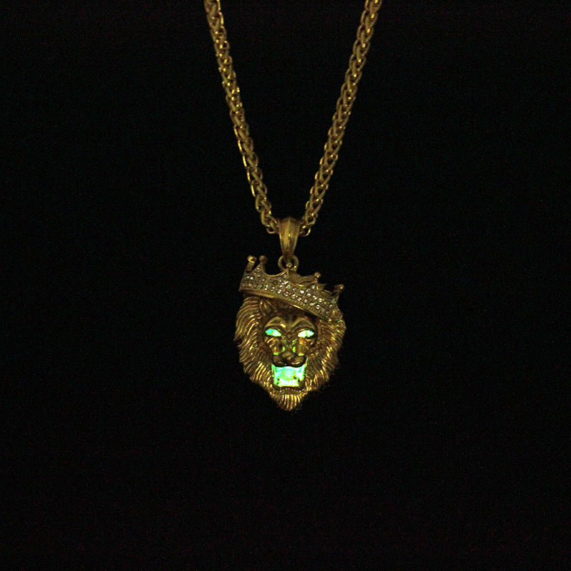Europe et États-Unis vendant des colliers lumineux hip-hop couronne de diamant lion hommes unisexe pendentif lumineux hiphop plaqué or