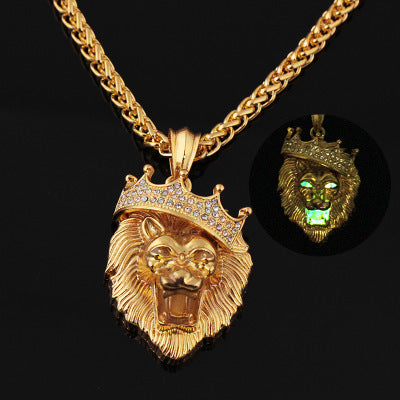 Europe et États-Unis vendant des colliers lumineux hip-hop couronne de diamant lion hommes unisexe pendentif lumineux hiphop plaqué or
