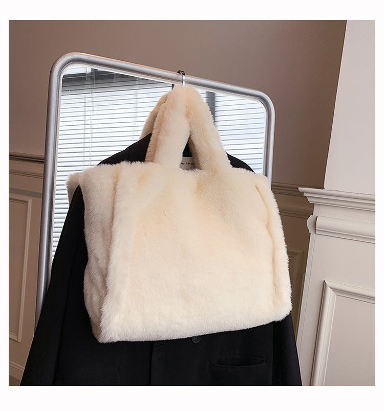 Cozy Winter Plush Tote - Chain-Accent Faux Fur Handbag for Cold Weather